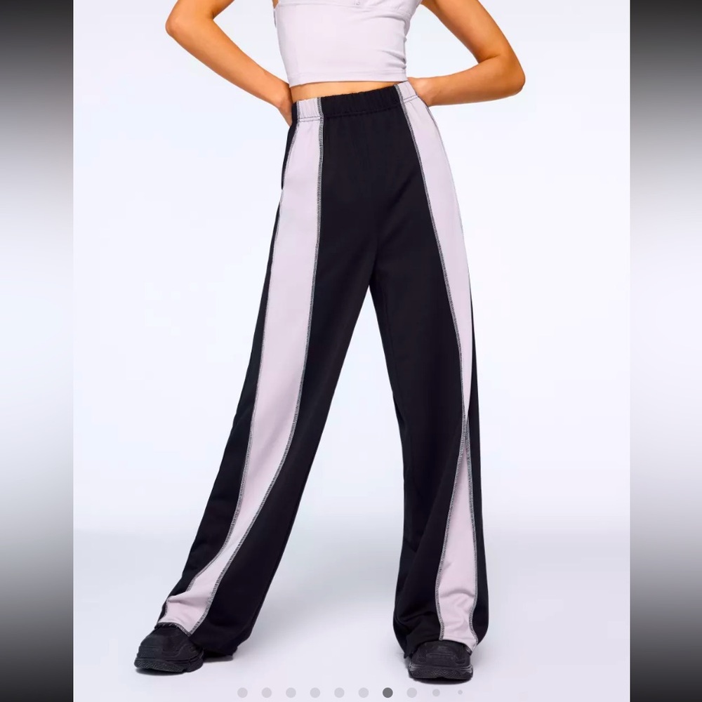 Cool street style wide leg pants